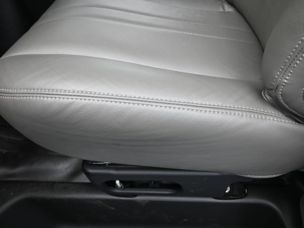 New 2025 Summit White Chevrolet Work Van image 14