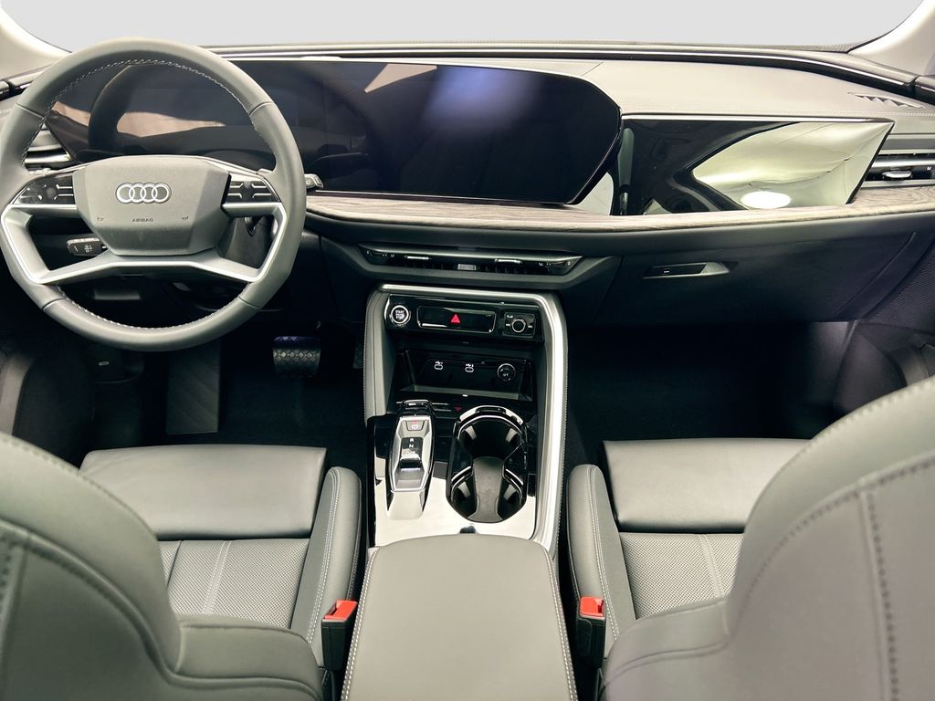 Thumbnail: 2025 Audi Q5 - 13