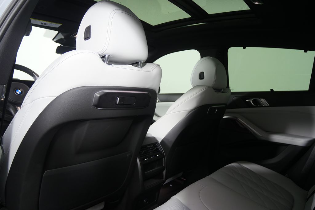 Thumbnail: 2024 BMW X6 - 16