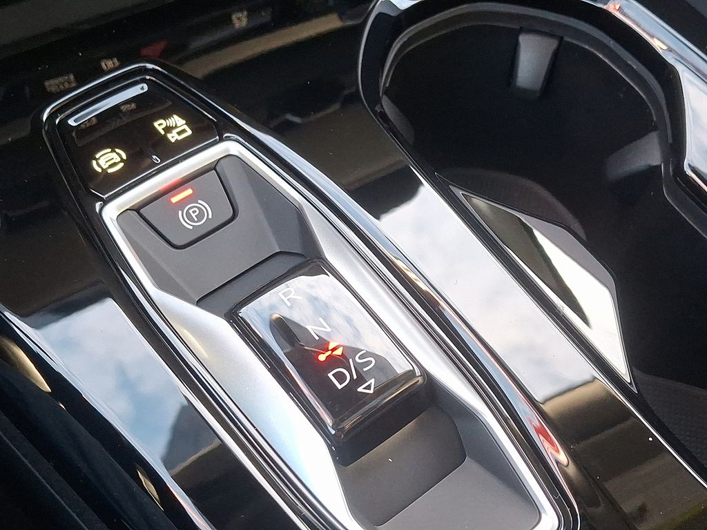 Thumbnail: 2025 Audi Q5 - 12