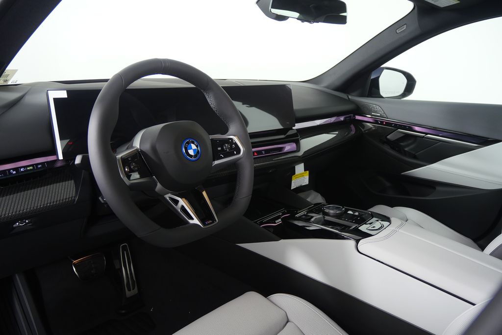 Thumbnail: 2026 BMW i5 - 12