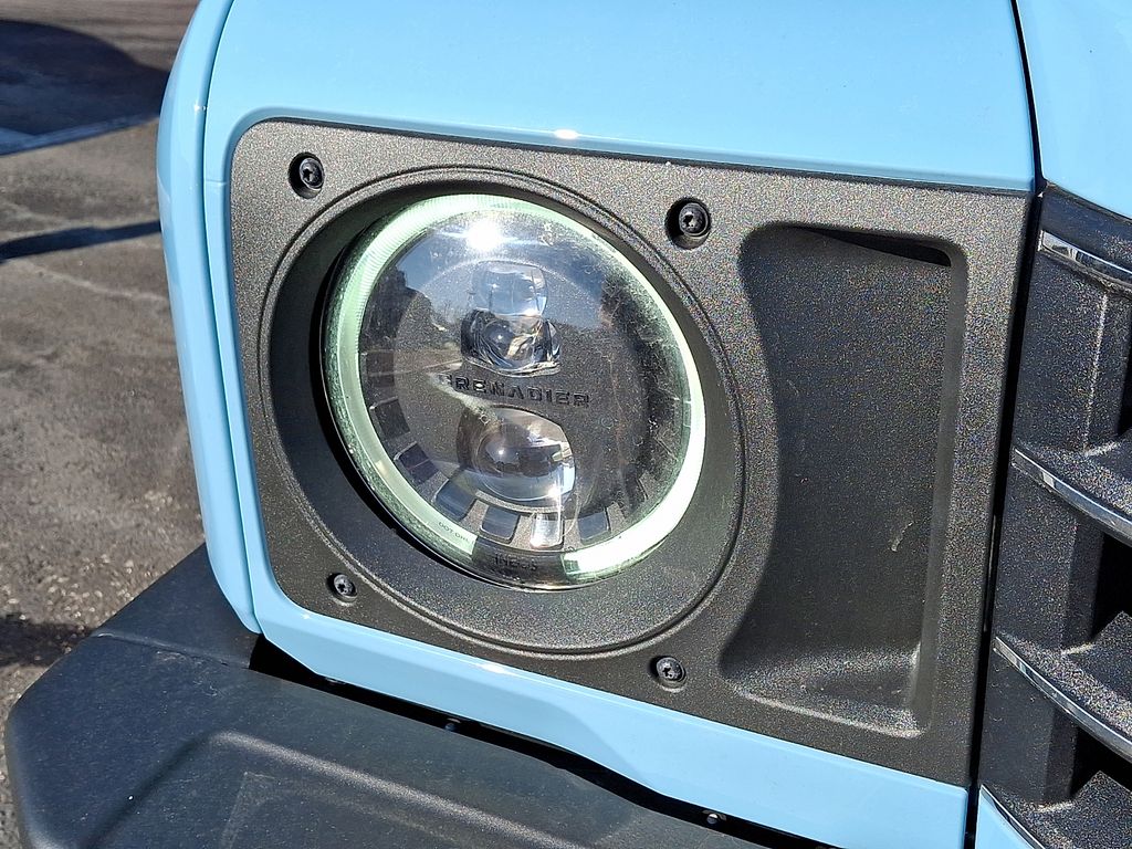 View vehicle photo 6