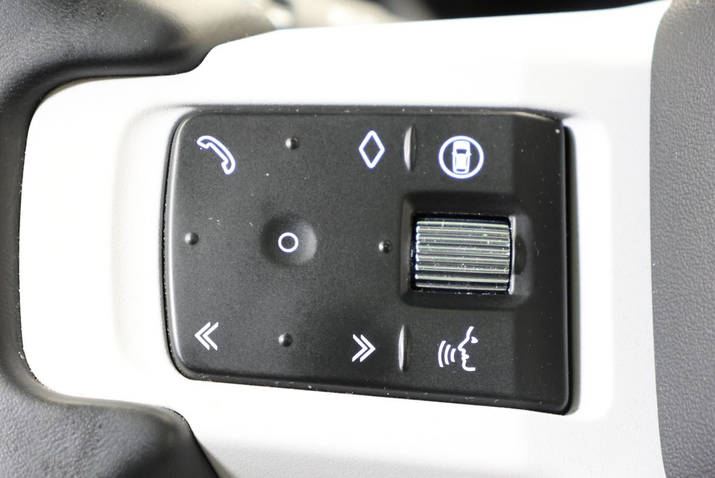 Thumbnail: 2025 Land Rover Defender - 18