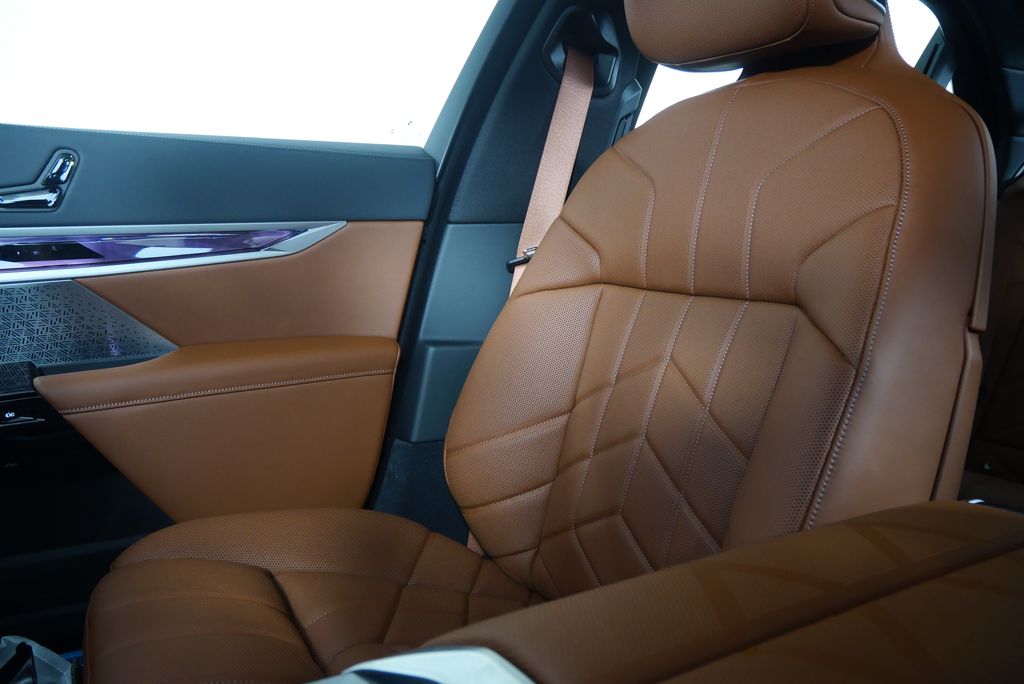 Thumbnail: 2026 BMW 7 Series - 27