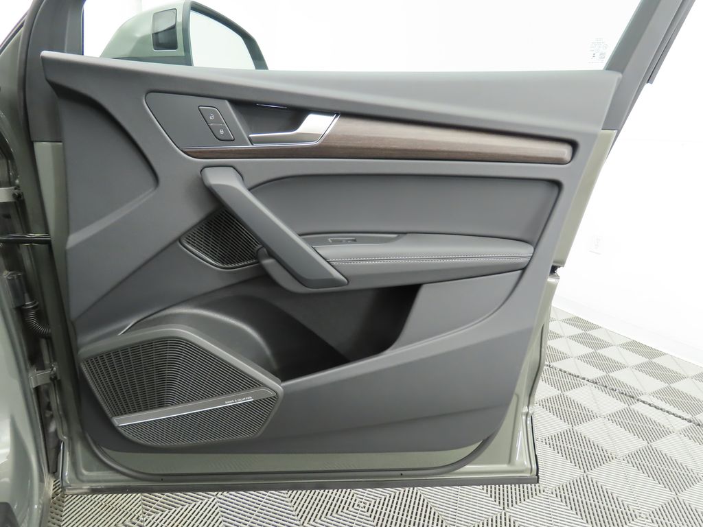 2025 Audi Q5  27