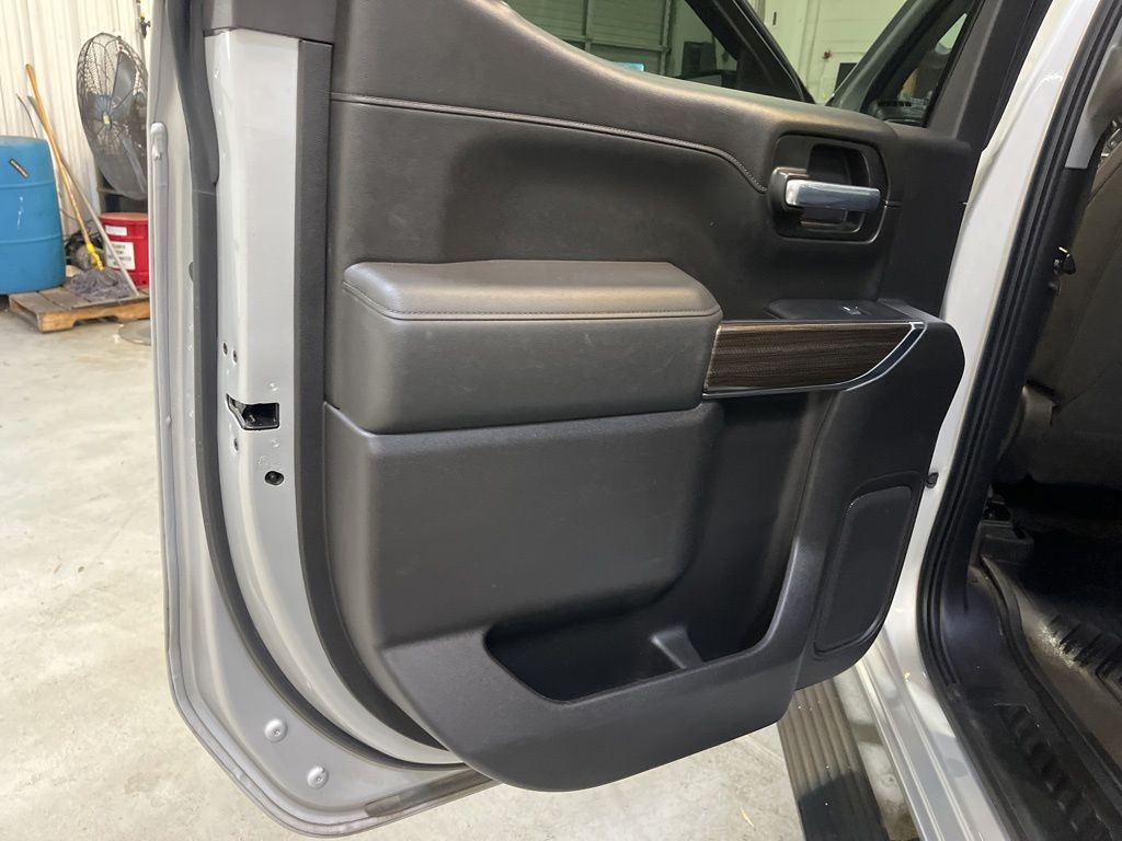 Used 2021 Silver Chevrolet RST image 22