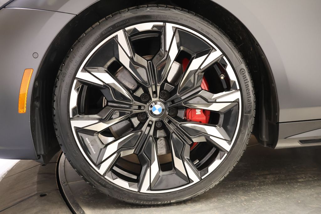 Thumbnail: 2024 BMW 5 Series - 11