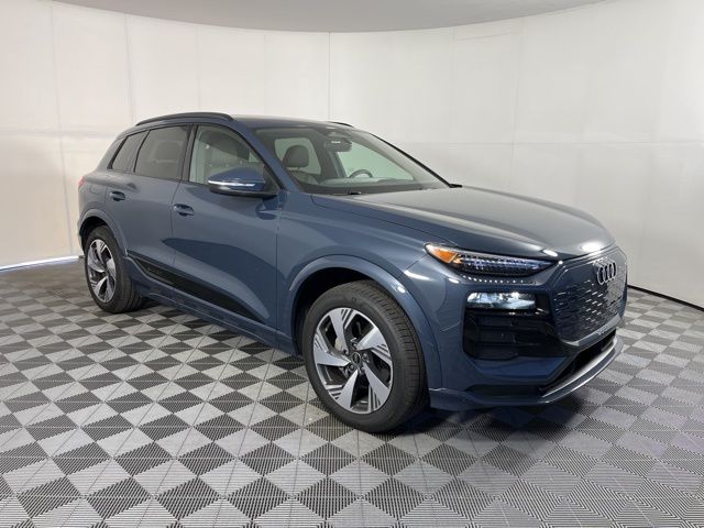 Thumbnail: 2025 Audi Q6 e-tron - 3