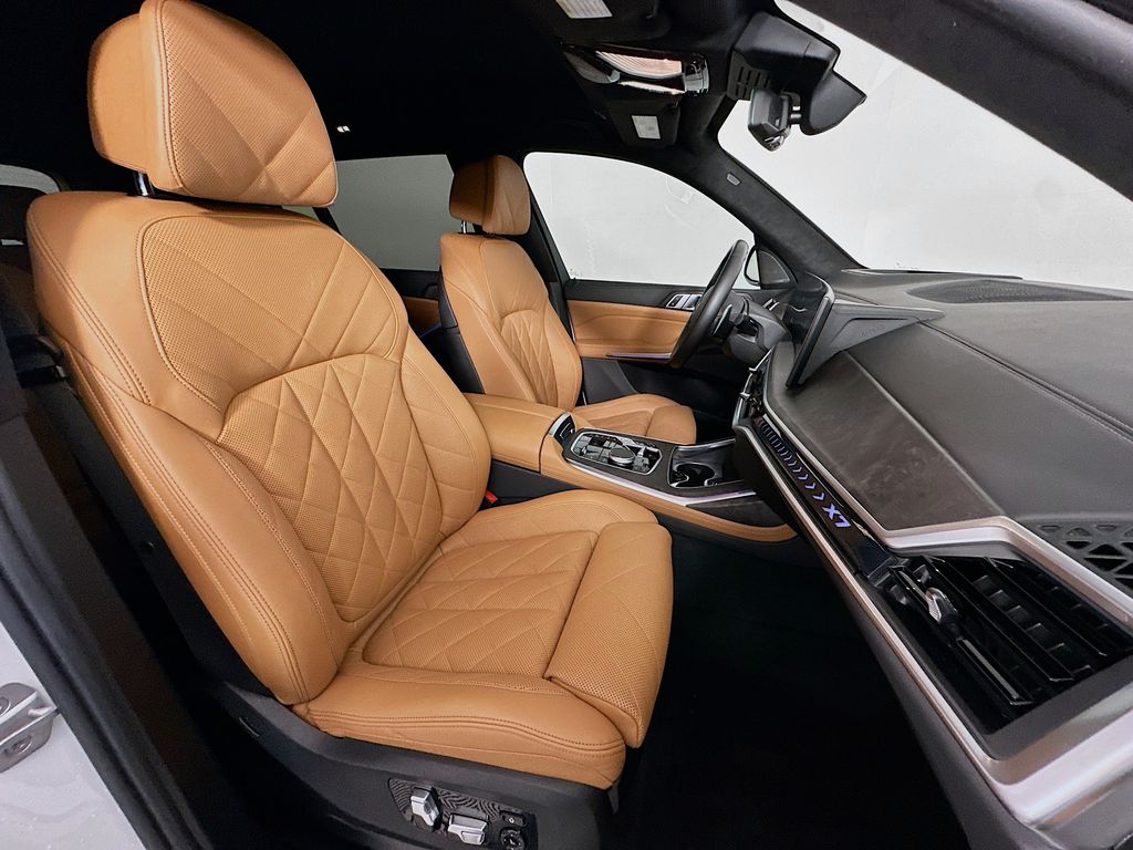 Thumbnail: 2023 BMW X7 - 30