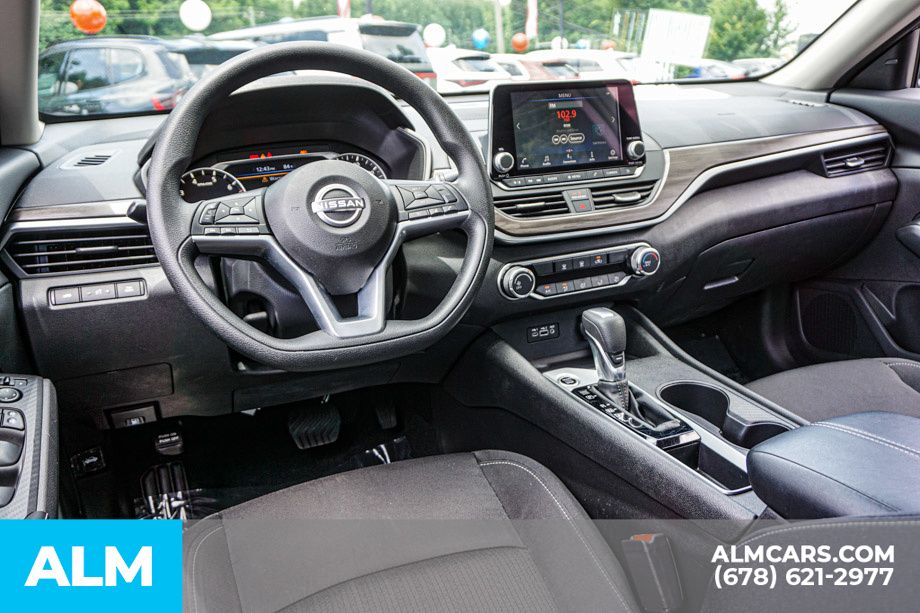Used 2025 Black Nissan 2.5 SV image 27