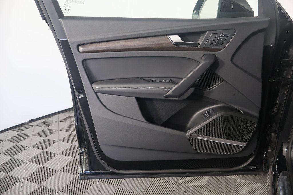 2025 Audi Q5  6