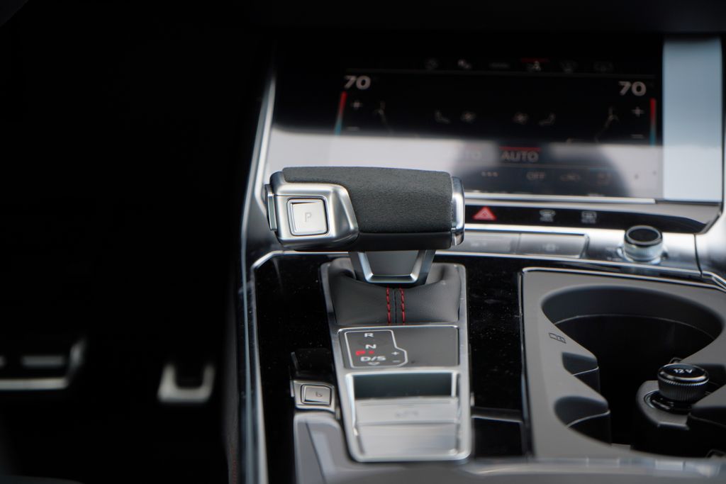 Thumbnail: 2025 Audi RS 7 - 24