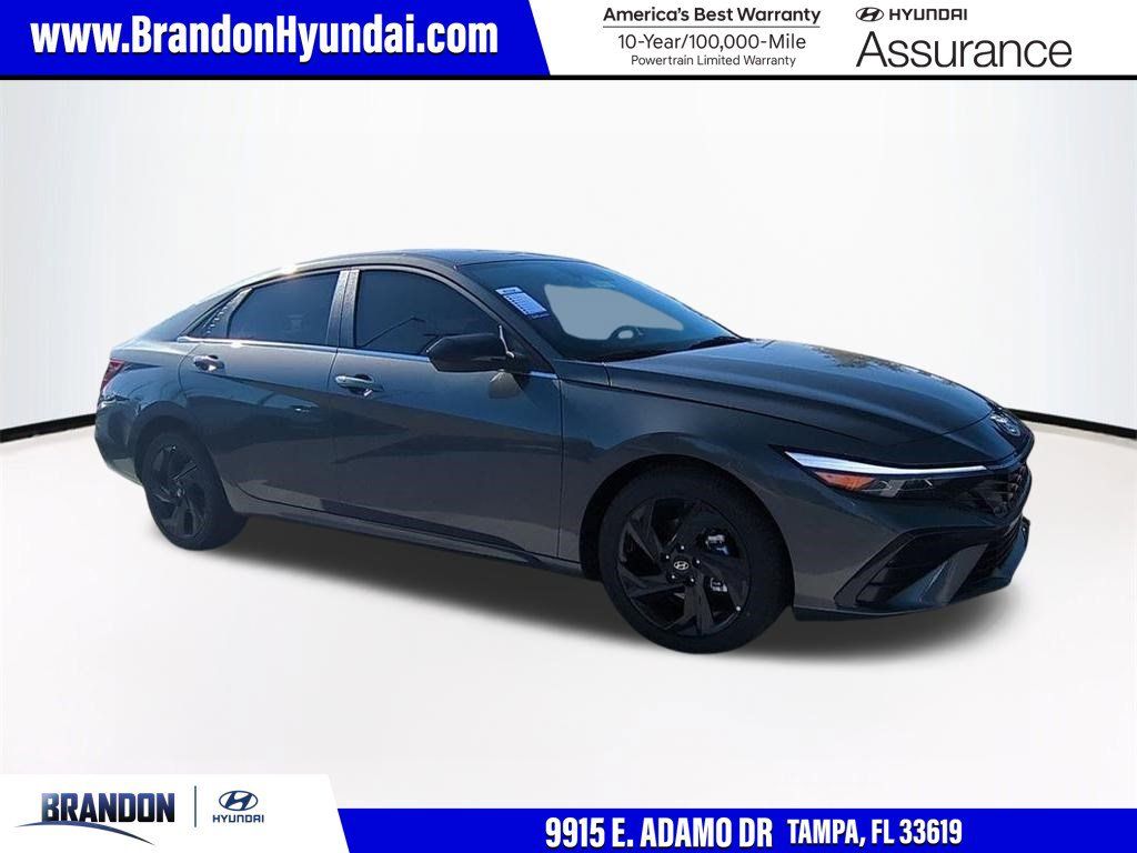 2026 Hyundai Elantra Gris Sedán Tracción delantera Transmisión variable continua