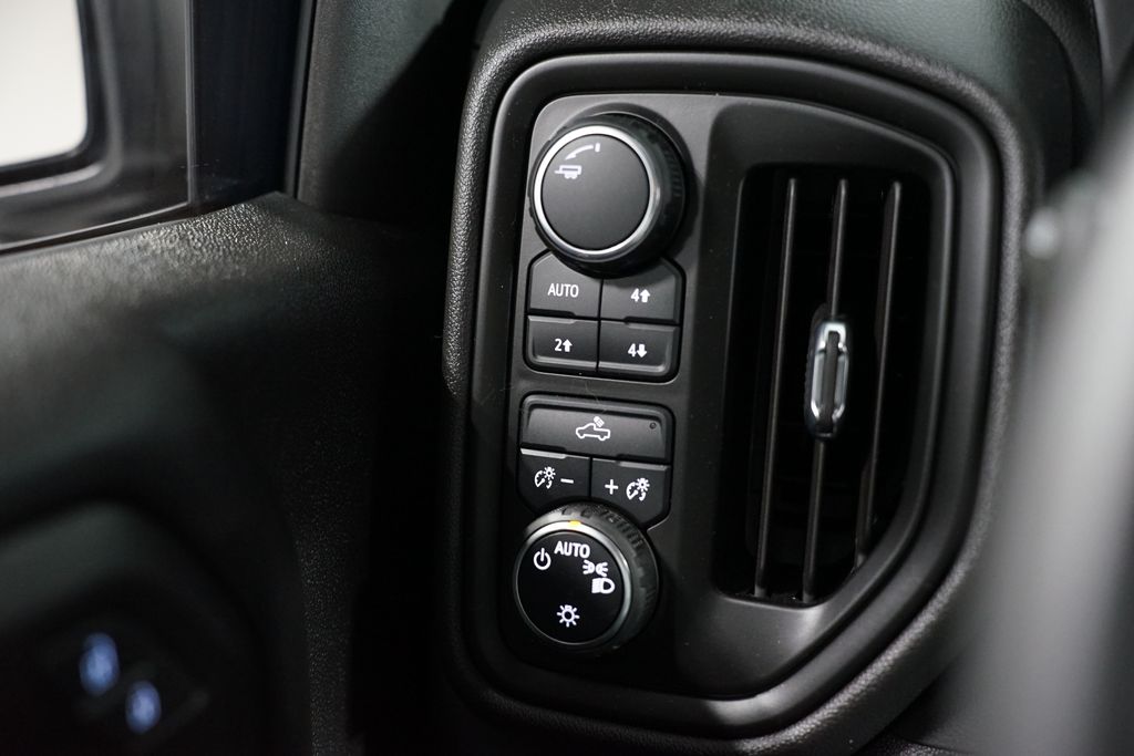 2025 Chevrolet Silverado 1500 Custom Trail Boss 26