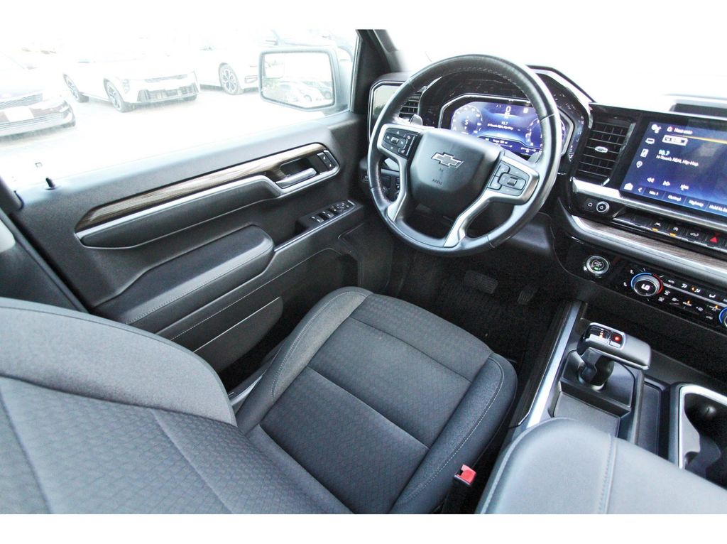 2023 Chevrolet Silverado 1500 RST - 8