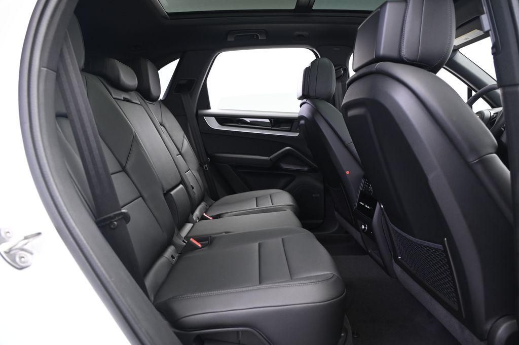 Thumbnail: 2025 Porsche Cayenne - 18