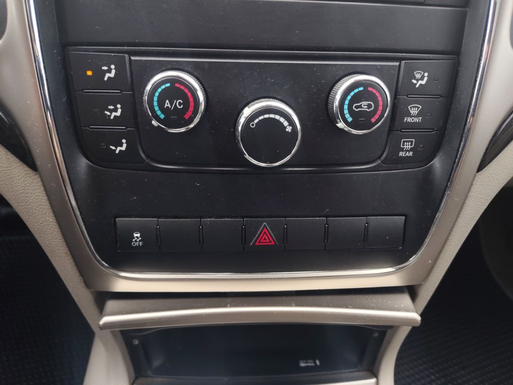 Used Car 2013 Jeep Grand Cherokee  Laredo For Sale Under $10,000 In Austin, Texas