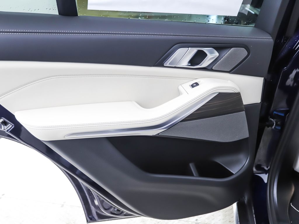 Thumbnail: 2026 BMW X5 - 19