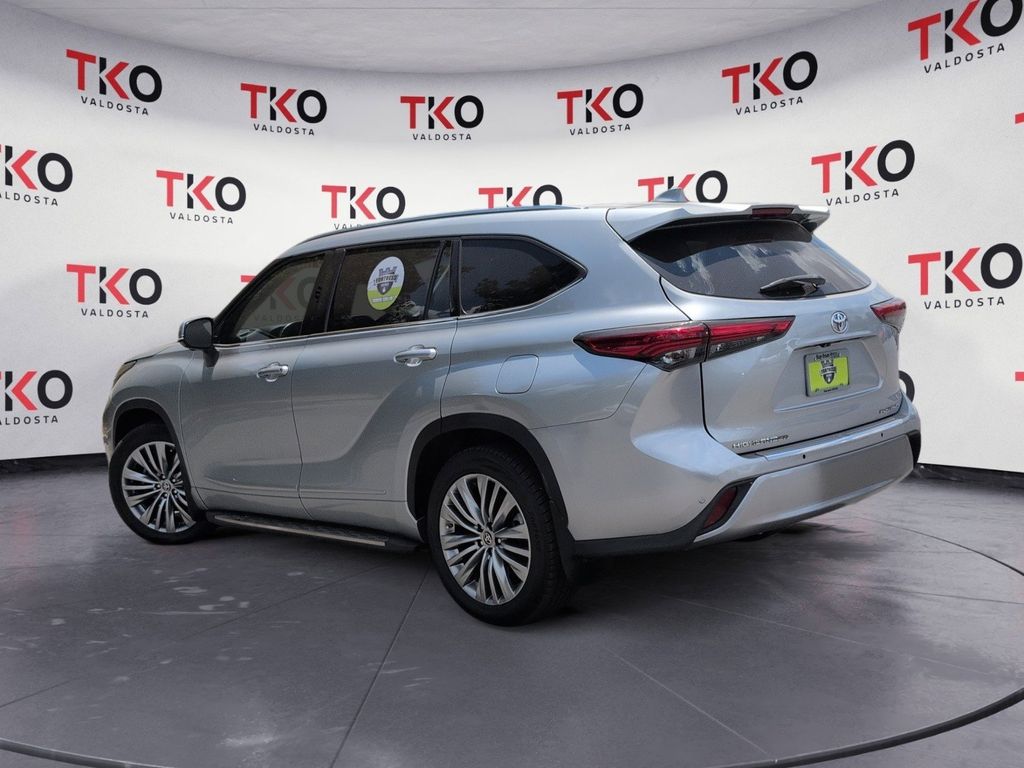 Used 2023 Toyota Highlander SUV