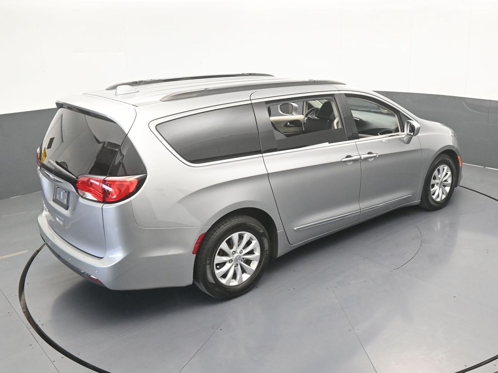 Used 2017 Billet Silver Metallic Clearcoat Chrysler Touring L image 51