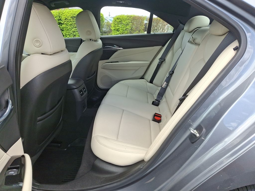 2021 Cadillac CT4 Premium Luxury 10