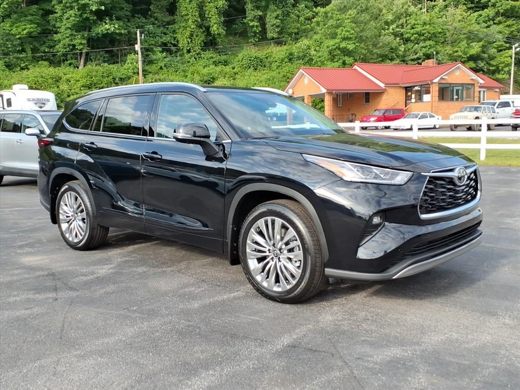Midnight Black Metallic 2026 Toyota Highlander Platinum AWD SUV / Crossover All-Wheel Drive 8-Speed Automatic