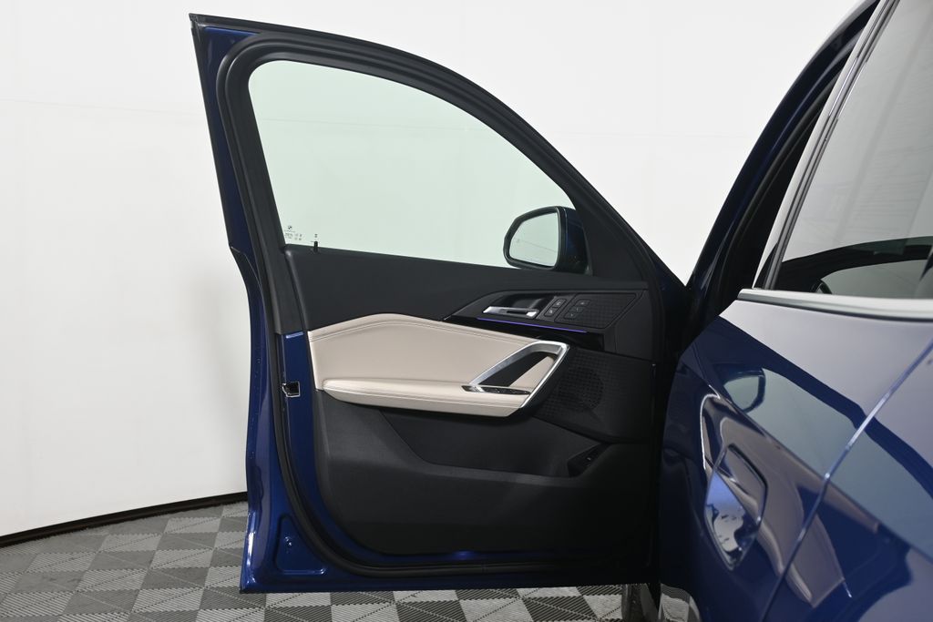 Thumbnail: 2023 BMW X1 - 28