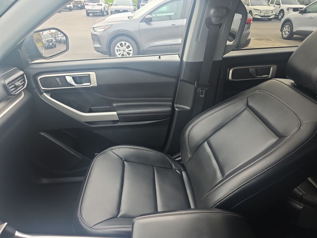 Certified Used 2024 Blue Ford XLT image 36