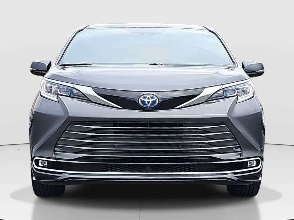 Used 2025 Toyota Sienna Van
