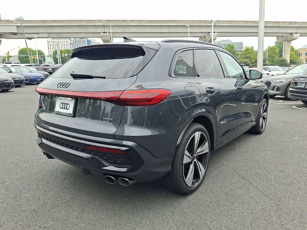 Thumbnail: 2026 Audi SQ5 - 3