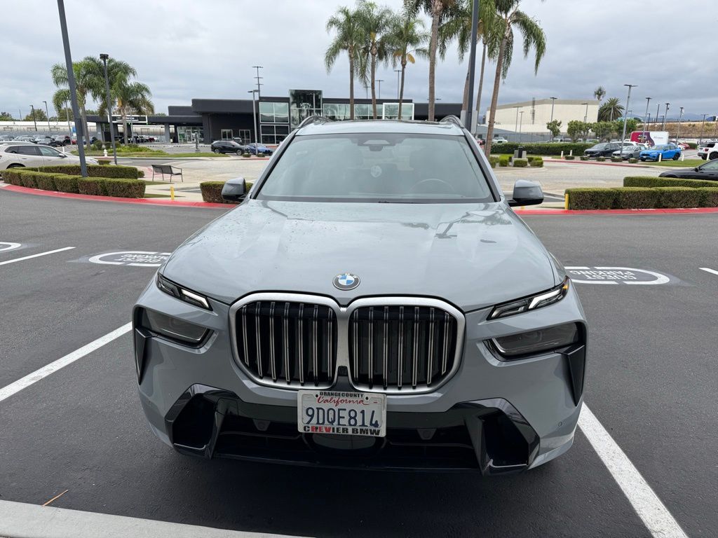 Thumbnail: 2023 BMW X7 - 3