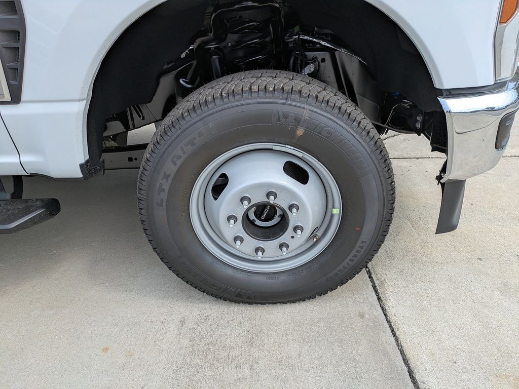 2026 Ford Super Duty F-350 DRW XL