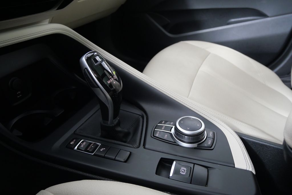 2022 BMW X1 sDrive28i 24