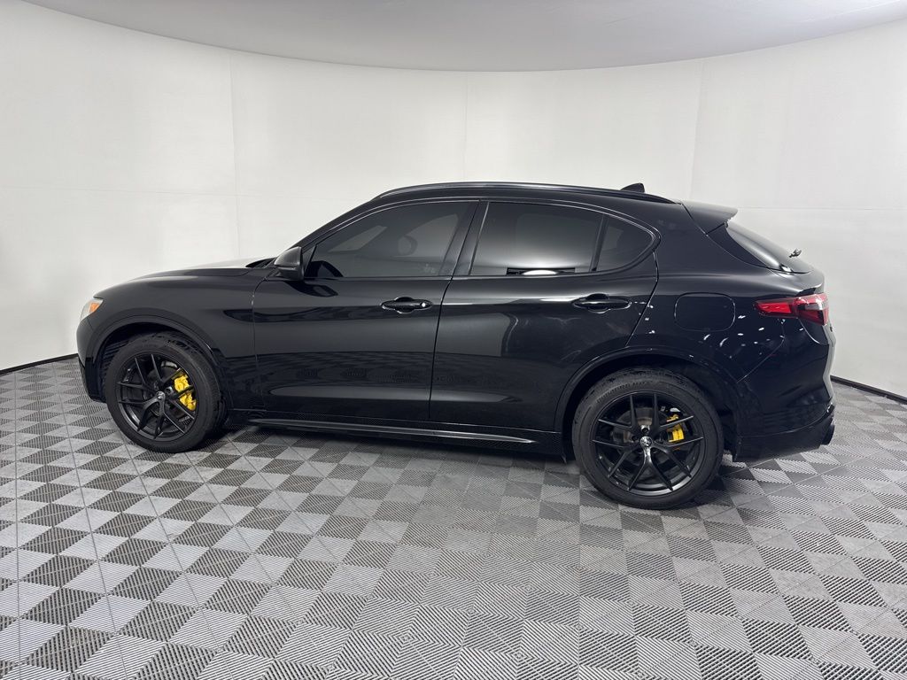 Thumbnail: 2020 Alfa Romeo Stelvio - 8