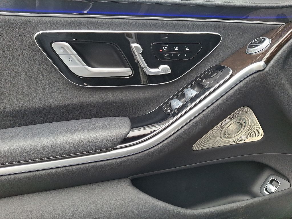 Thumbnail: 2023 Mercedes-Benz S-Class - 13
