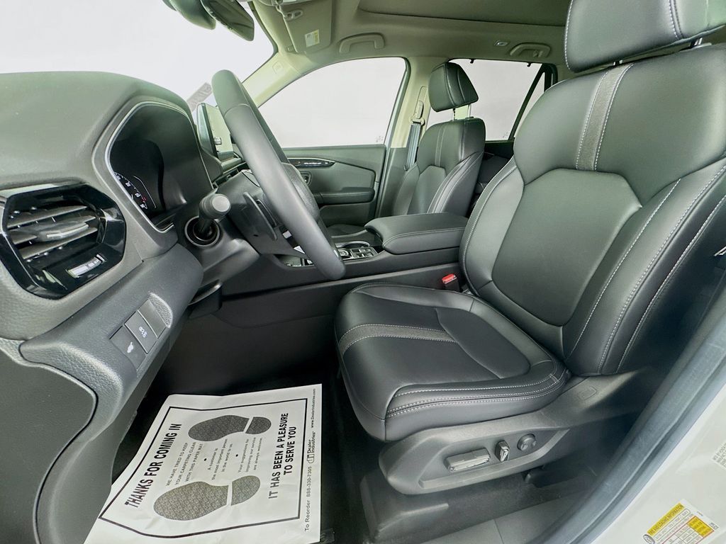 New Car 2025 Honda Pilot  Touring For Sale Under $50,000 In Austin, Texas