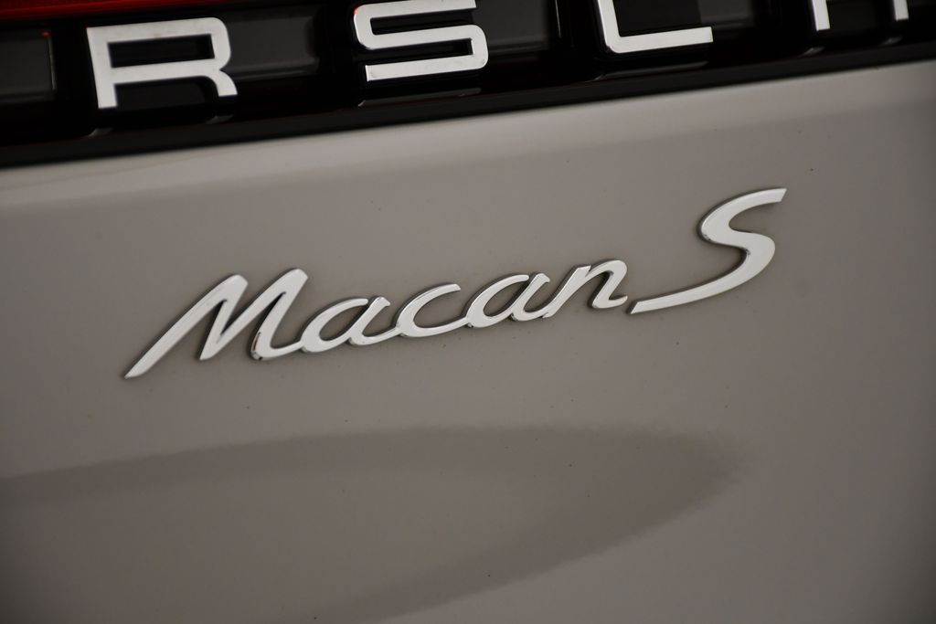 Thumbnail: 2024 Porsche Macan - 11