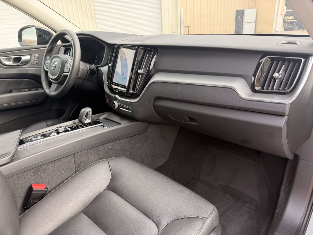 Certified Used 2024 Gray Metallic Volvo B5 Core image 27