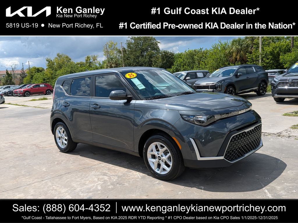 Gray 2025 Kia Soul SUV / Crossover Front-Wheel Drive Continuously Variable Transmission