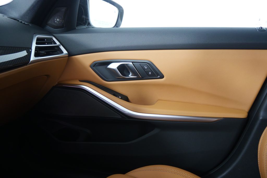 Thumbnail: 2026 BMW 3 Series - 26