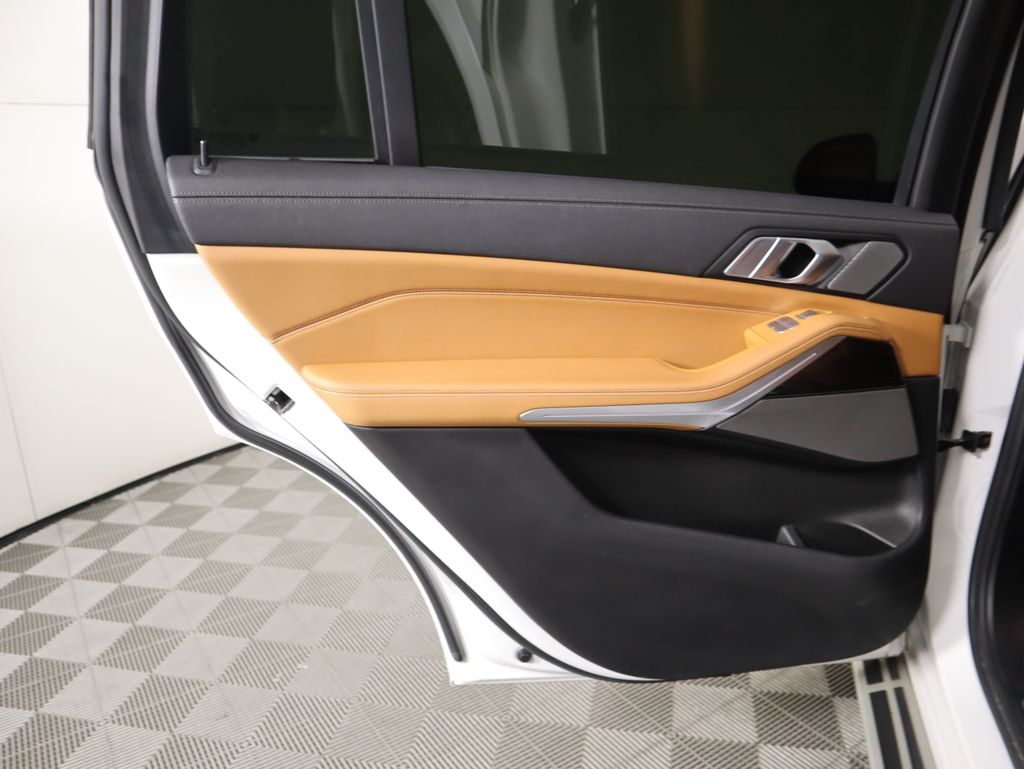Thumbnail: 2021 BMW X7 - 27