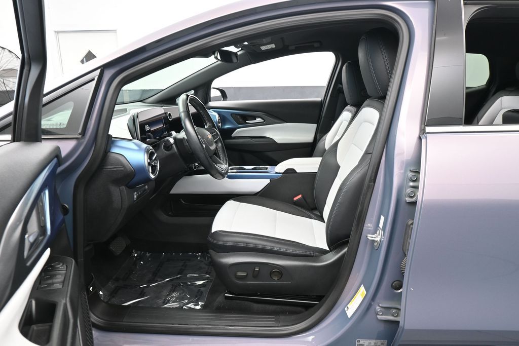Used 2024 Galaxy Gray Metallic Chevrolet LT image 11