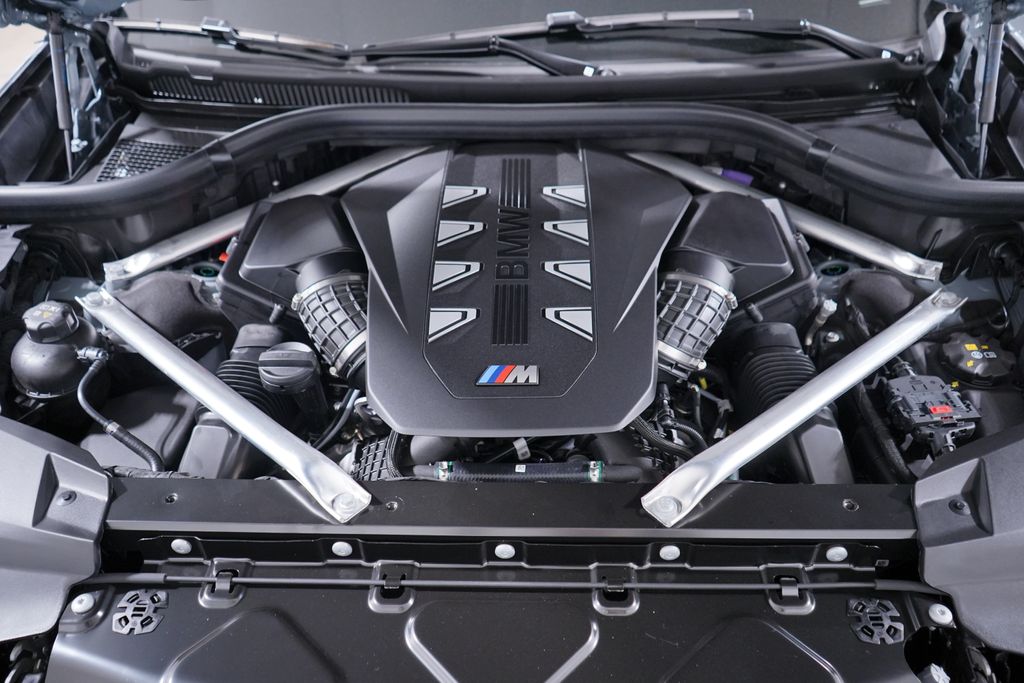 Thumbnail: 2027 BMW X7 - 21