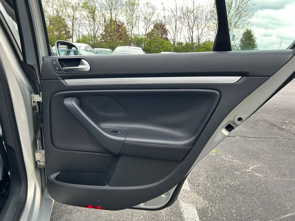 2010 Volkswagen Jetta Limited Edition 24