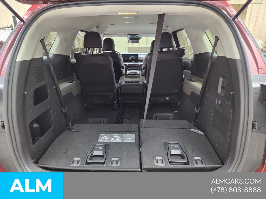Used 2025 Red Kia LXS image 12