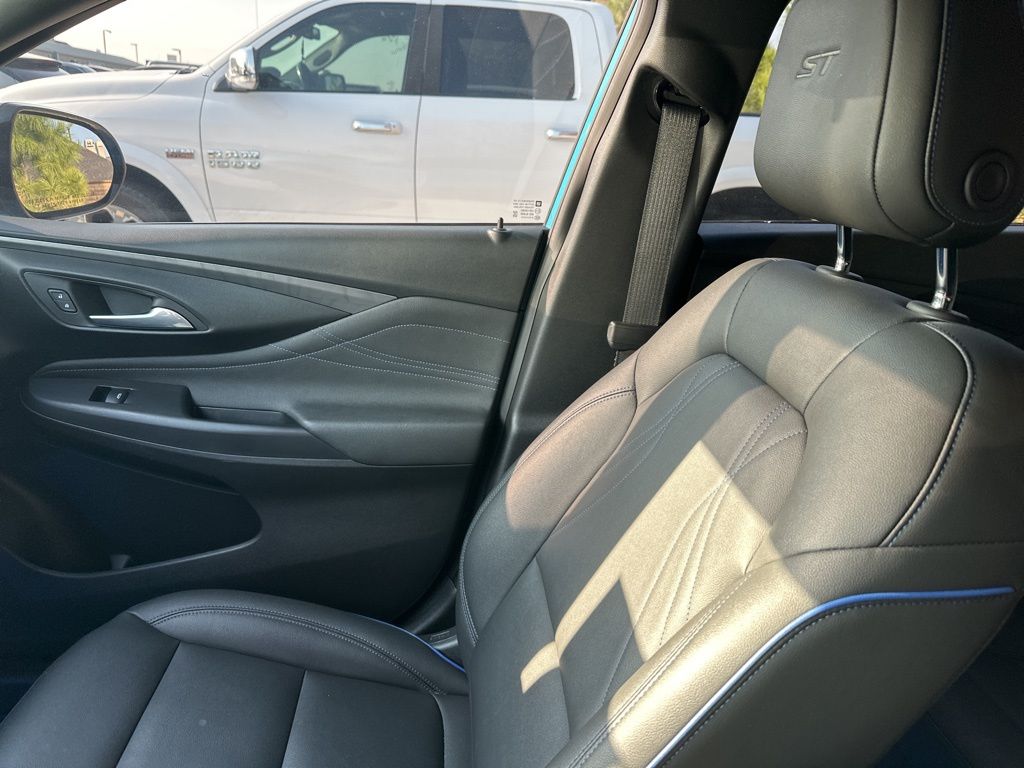 Used 2025 Blue Buick Sport Touring image 19