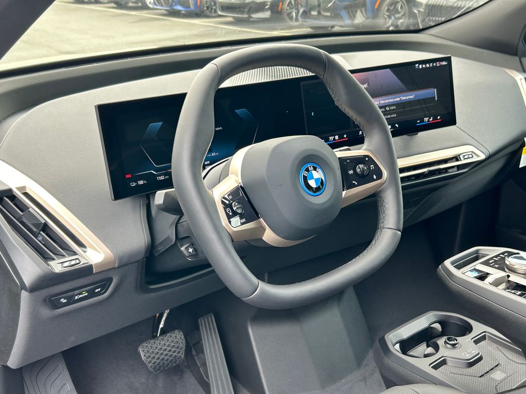 2025 BMW iX xDrive50 14