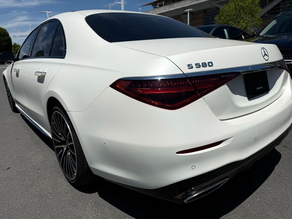 Thumbnail: 2023 Mercedes-Benz S-Class - 4