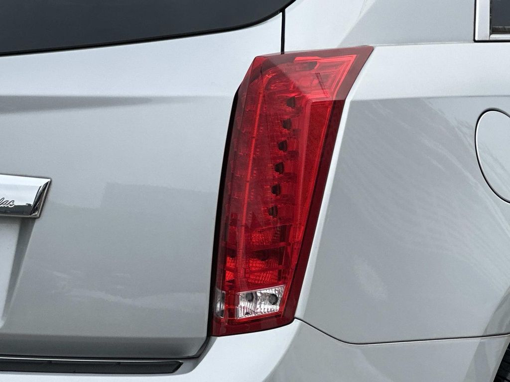 Thumbnail: 2010 Cadillac SRX - 10