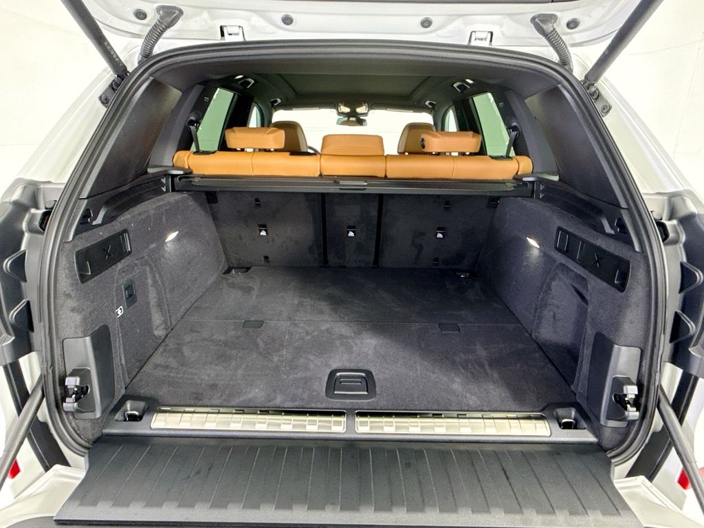 Thumbnail: 2026 BMW X5 - 27